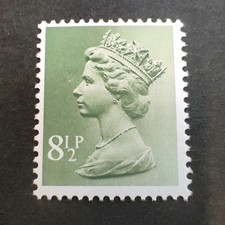 GB QEII 1975 8.5p yellowish-green with missing/omitted phosphor. SGX881y. MNH.