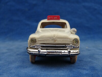 Miniature Norev Ford Vedette 54 Ambulance 1957 - Bon état