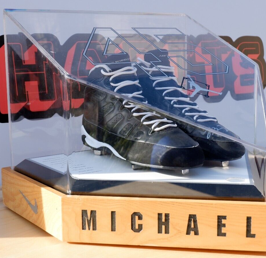 mj baseball cleats