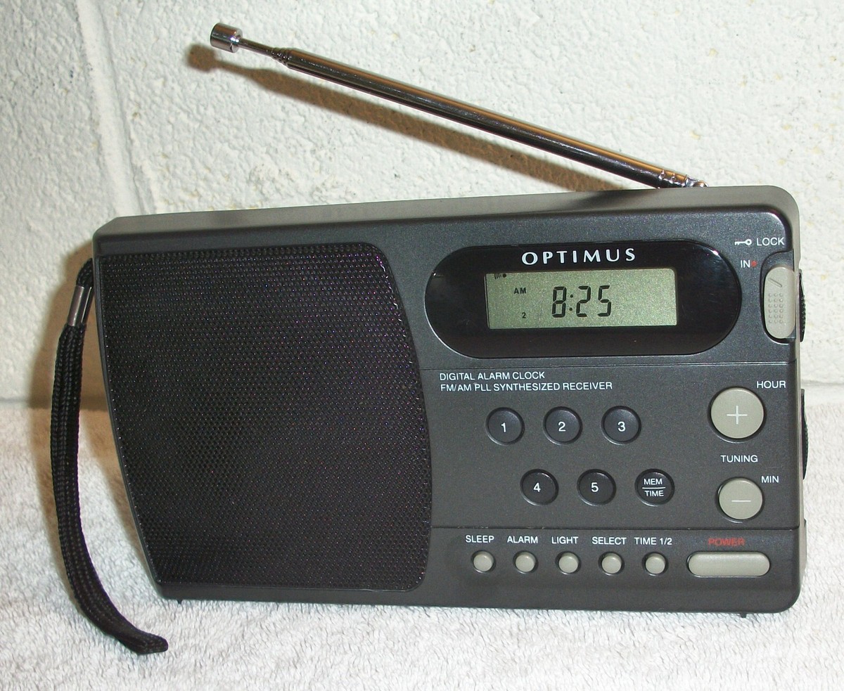Optimus 12-798 FM/AM PLL Synthesized Receiver Digital Alarm Clock