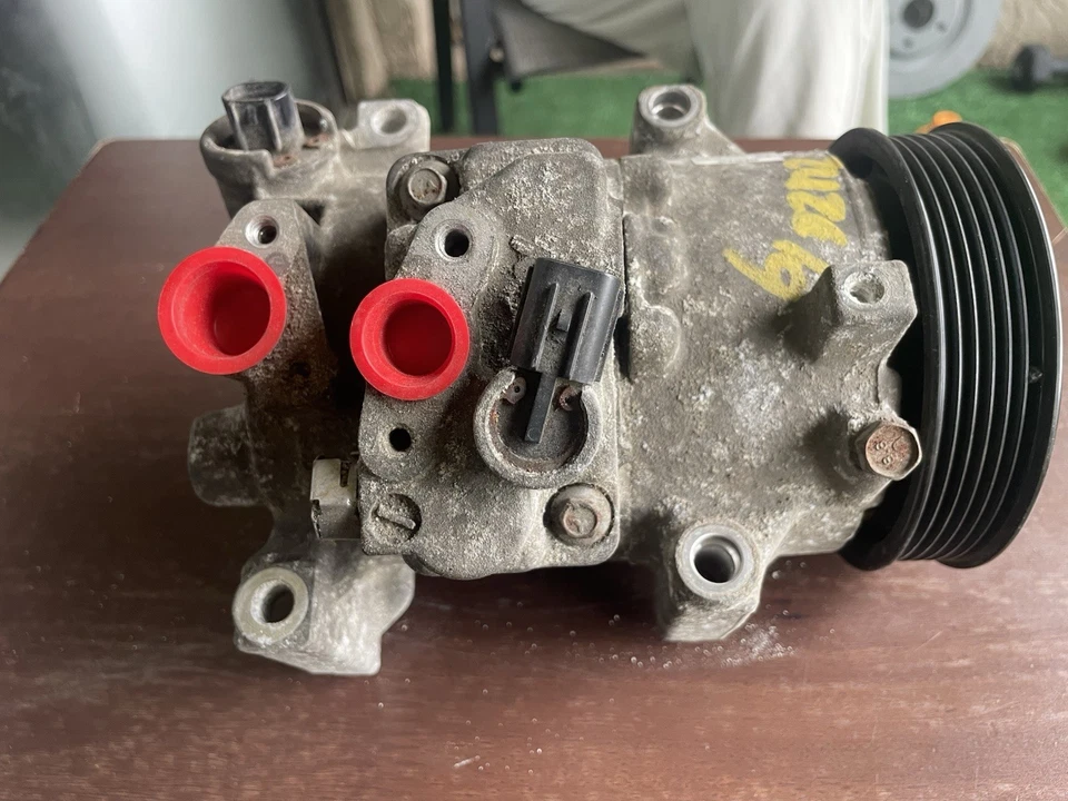 Compresor de aire acondicionado para Toyota Corolla usado TSE14C 15 DÍAS DE GARANTÍA Foto 3 de 4