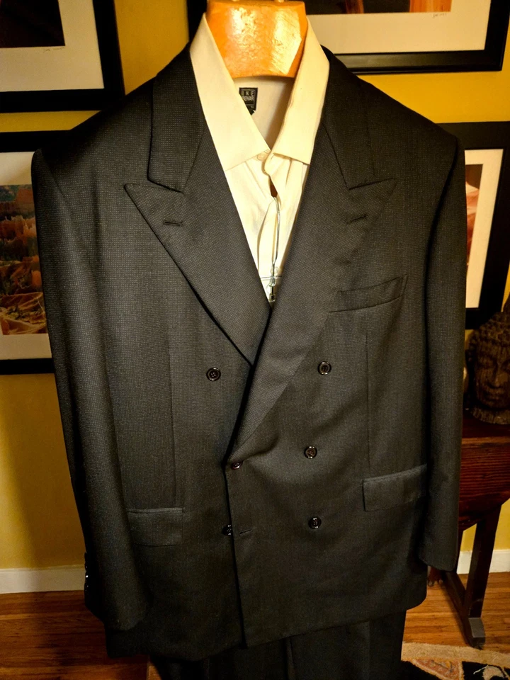 Brioni Black Double Breasted Suit, Micro Dot Pattern, "Tiberio" Line, Men's 44R - Image 4 of 4