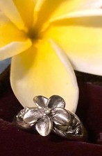 14K WHITE GOLD PLUMERIA Flower RING w/DIAMOND EST 3.08g, SIZE 5.75 UNIQUE DESIGN