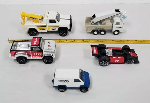 Z-284 VINTAGE COLLECTION OF TONKA TOY VEHICLES-TOW TRUCK, CRANE TRUCK, VAN, +!