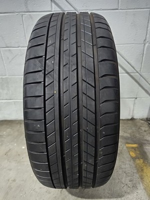 1x P255/55R19 Michelin Latitude Sport 3 NO 9/32 111 Y Used Tire 2555519