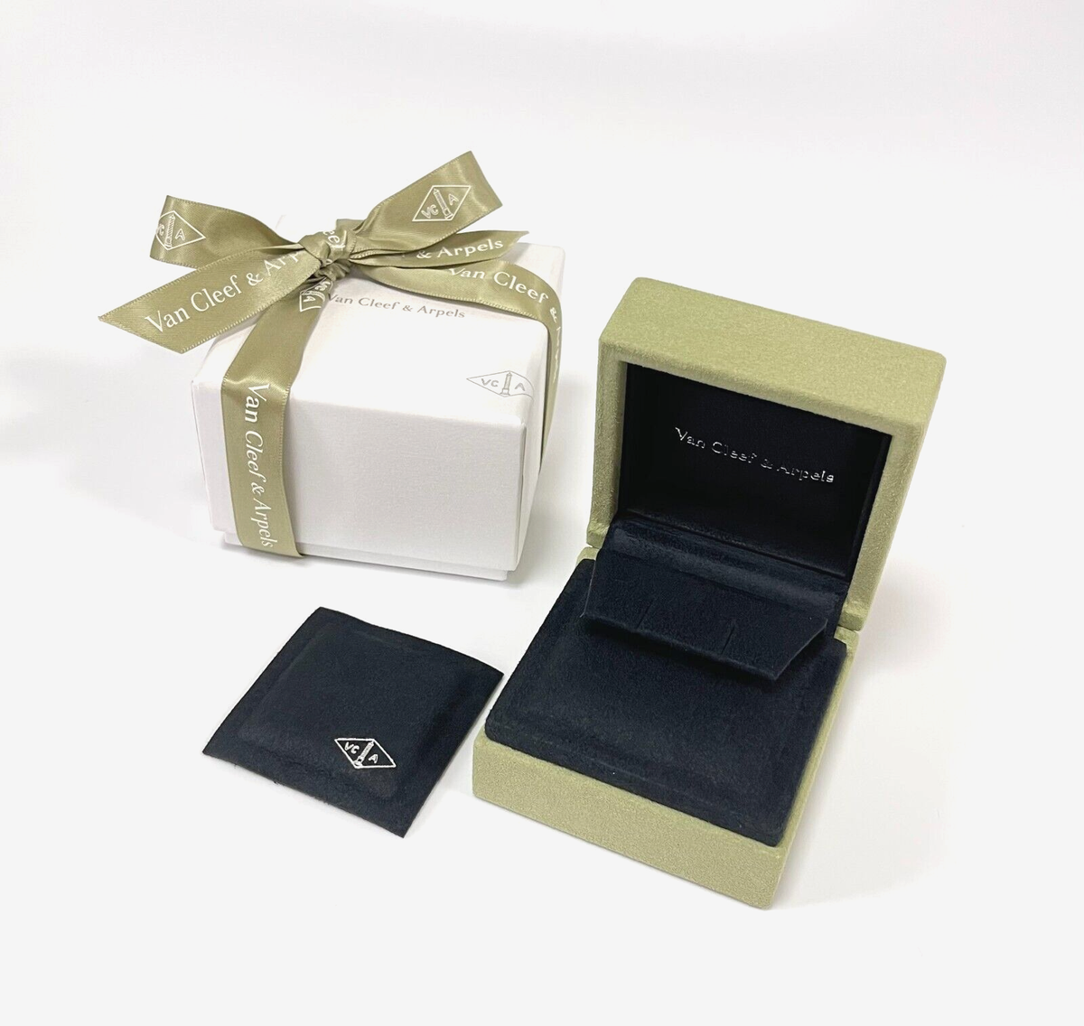 Van cleef & Arpels Earrings case VCA Jewelry box Travel