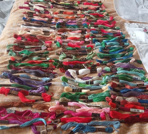 Vintage Embroidery Stitching Thread Needle Work Job Lot Bundle Starter Set 170+ - Picture 2 of 14