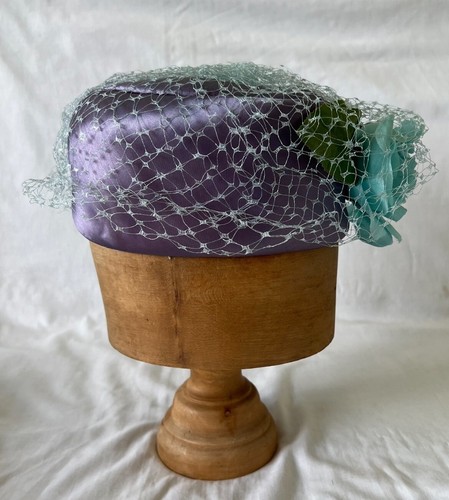 1950s 1960s Vintage Silky Mauve Blue Netting Pillbox Halo Hat Ladies 21.2" 54cm - Picture 9 of 23