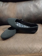 Skechers 8 Air-Cooled Memory Foam Black Woven Ribbed Flats