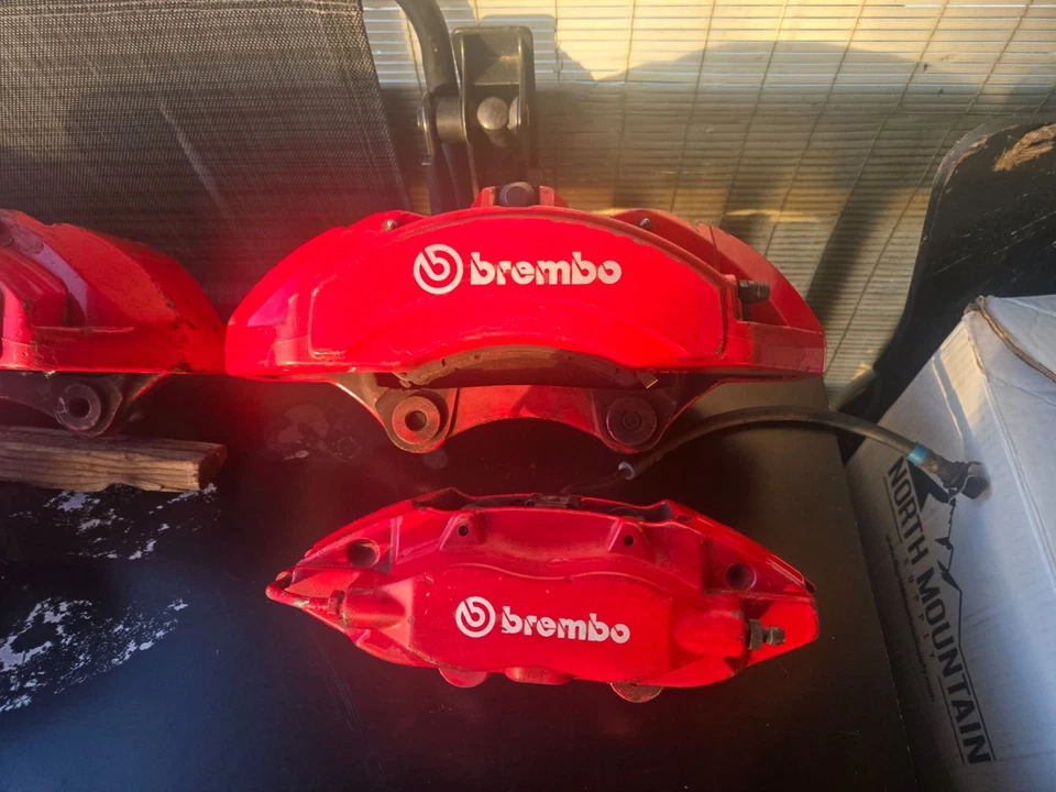 2012-2021 JEEP GRAND CHEROKEE SRT8 6.4L PINÇAS DE FREIO BREMBO ASSY COM MANGUEIRA DE FREIO - Imagem 3 de 4