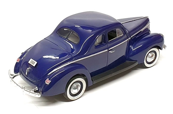 Universal Hobbies 1/18 Scale Diecast 2625L - 1940 Ford Deluxe - Blue - Image 3 of 4