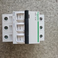 SCHNEIDER 10 AMP CURVE B 10kA TRIPLE POLE MCB CIRCUIT BREAKER A9F53310 IC60H
