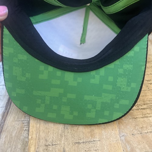 Gorra Minecraf Juvenil Snap Back Negra Estampado Gráfico Ajustable - Imagen 5 de 5