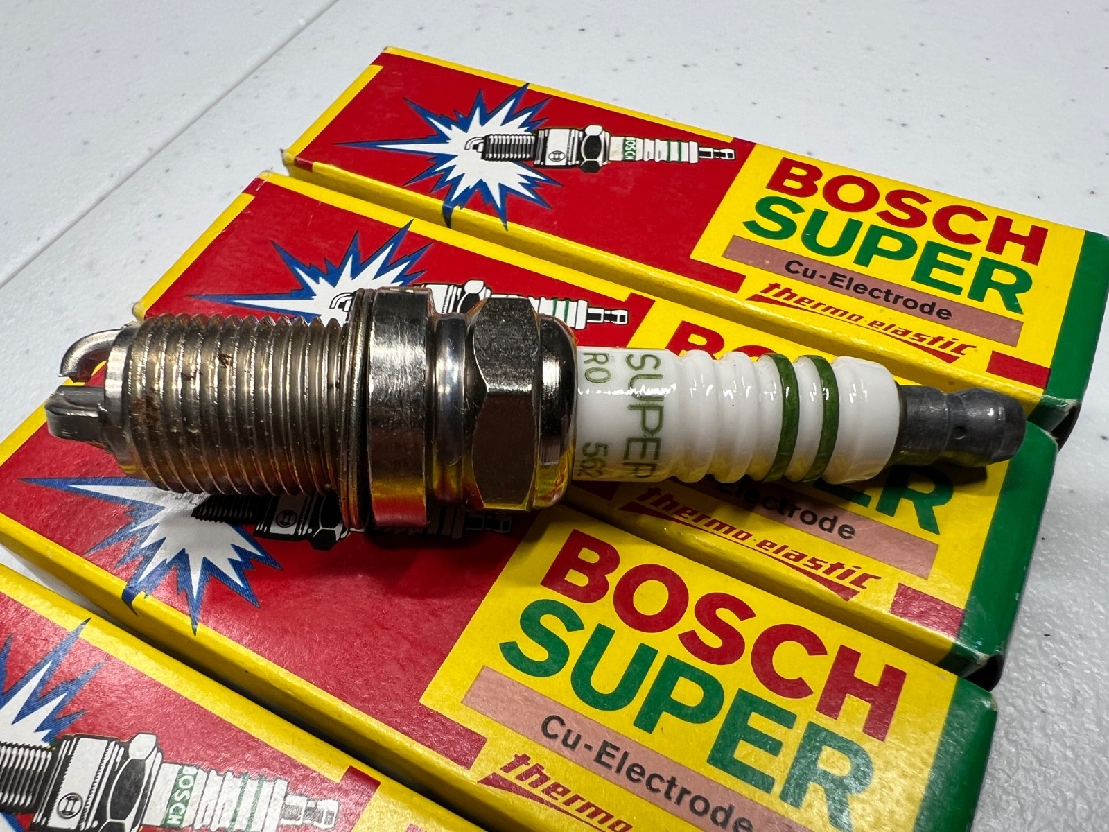 New 4 Bosch F6DTC 0241240564 Spark Plug OEM VW MK2 Golf GTI 16V Jetta GLI Passat