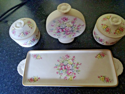 Vintage Porcelanas Ibis Aveiro Portugal handbemalt 4 teiliges Schminktisch Set