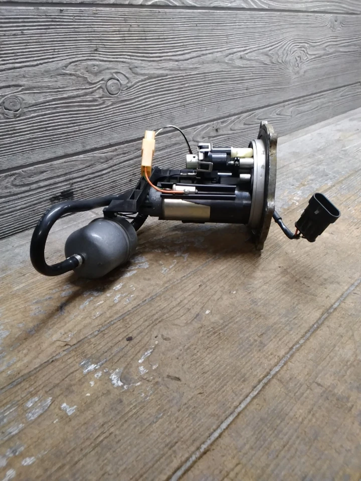 2007 07 05-08 Ducati Monster S2R 800 Gas Fuel Pump Petrol Sending Unit - Image 2 of 4