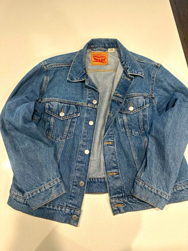 Levi's women’s 90 Blue Denim Jacket Button Front Pockets Point Collar Regular XL