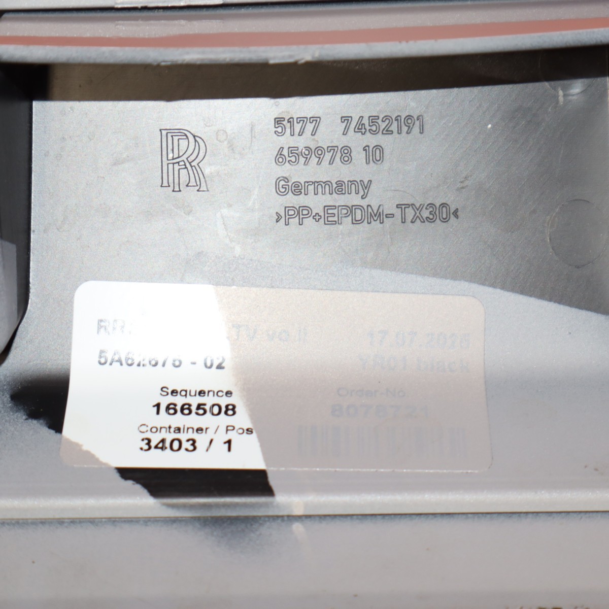 Rolls-Royce Cullinan 2025-2026 Front Left Rocker panel trim P/N 51777452191