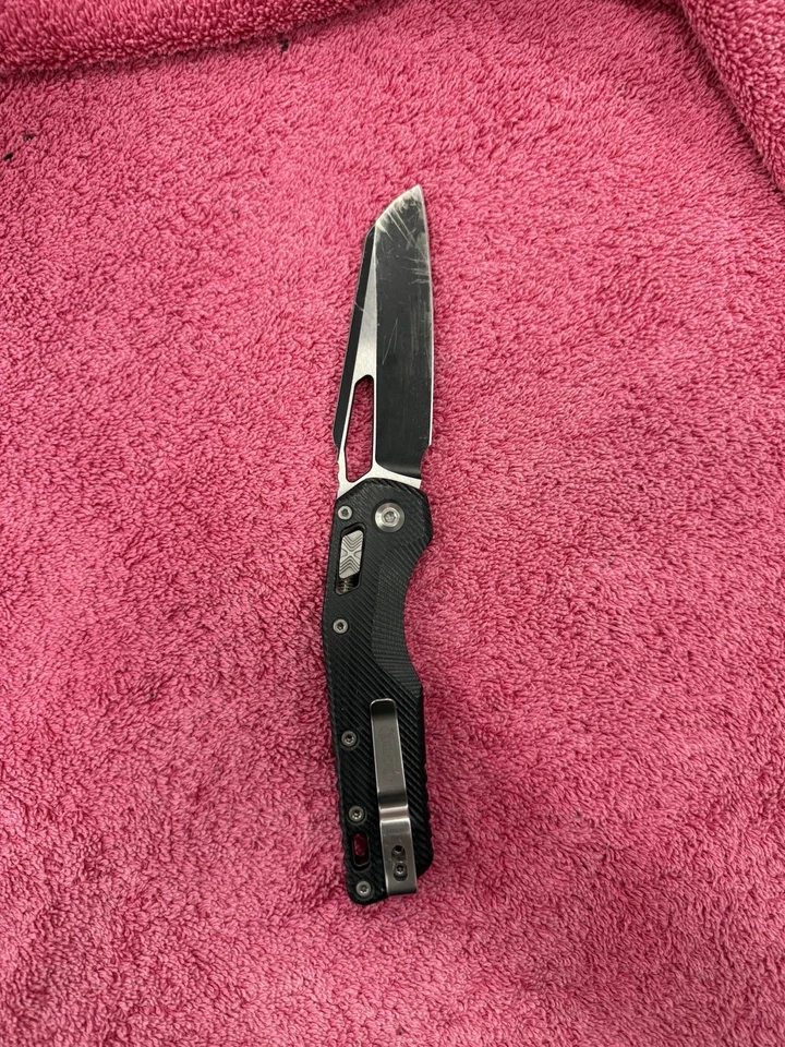 MICROTECH MSI BLACK SE STD FLUTED G-10 BLACK (210-1FLGTBK) Used - Image 4 of 4