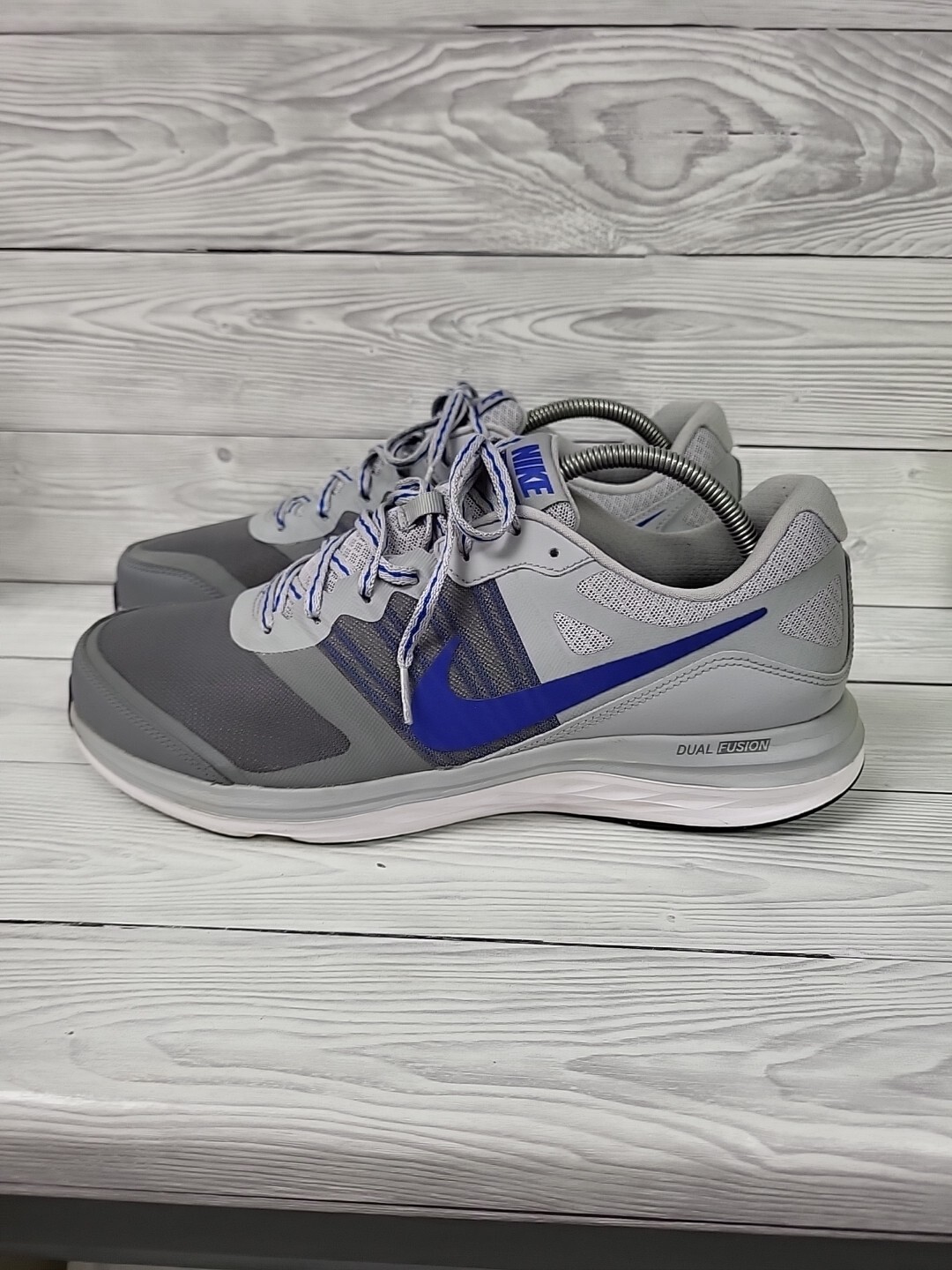 nike dual fusion grey