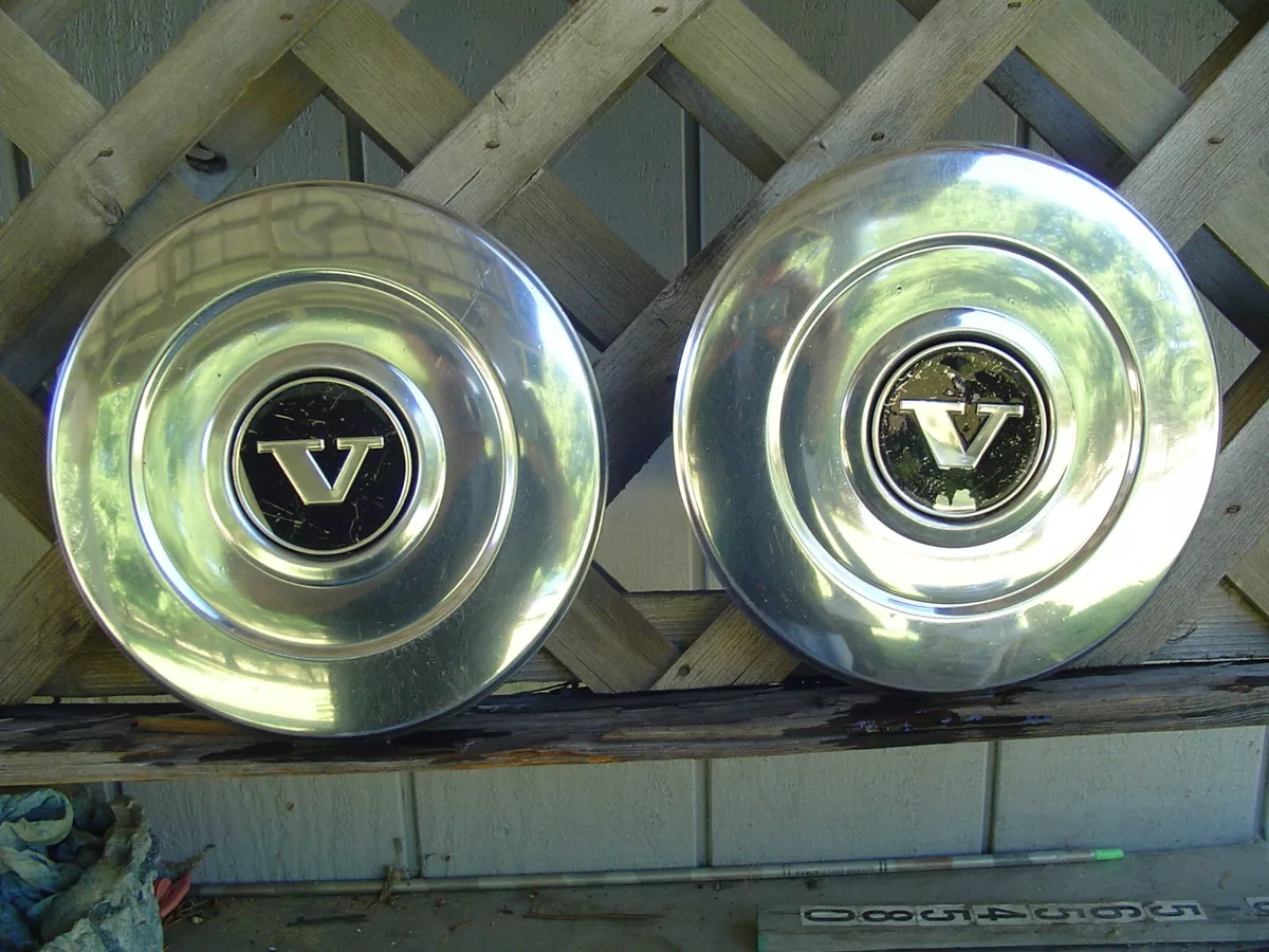 Volvo 2024 240 hubcaps