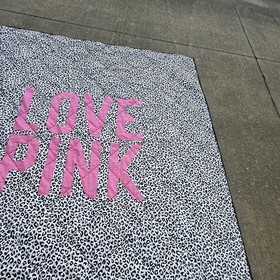 PINK Victoria&rsquo;s Secret Full/Queen Cheetah Leopard Quilt Love 100% Cotton