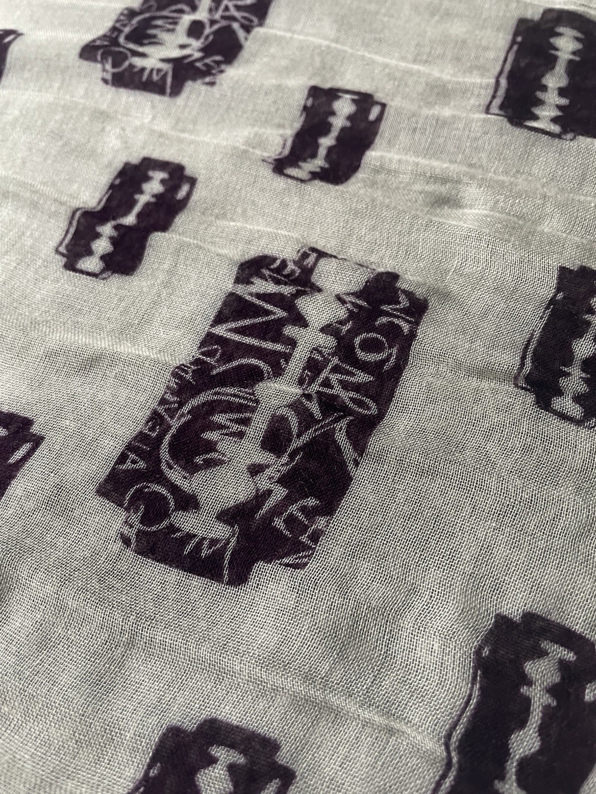 RARE Alexander McQueen Limited Edition Razor Blade Scarf image 3
