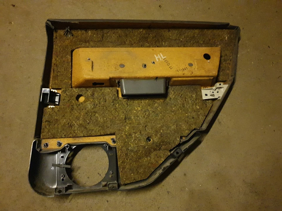 Revestimiento de puerta trasero izquierdo Volvo 850 LW 2.5 GLE Foto 3 de 3