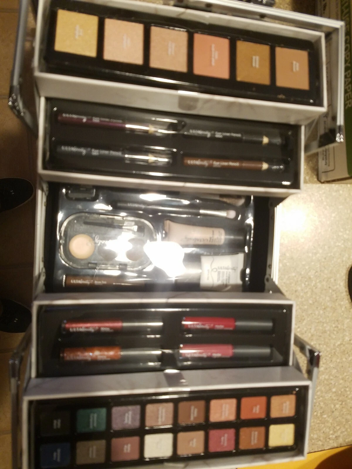Ulta Shine Brighter Makeup Kit 39 pc SILVER & WHITE CASE GREAT GIFT IDEA 2019
