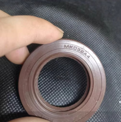 1pc MK032A4 Transmission Front Oil Seal 90311-32021