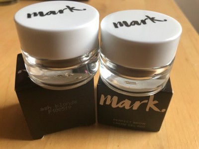2 x Avon Mark 18HR Artist Eyeshadow Inks - Ash blond