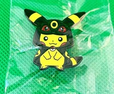 Pok mon Pikachu Eevee Evolution Umbreon Pins Cosplay Poncho Pin NEW