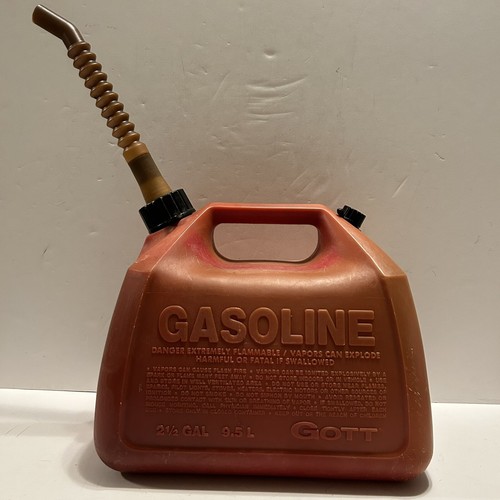Vintage Gott 2.5 Gallon Vented Gas Fuel Can with Flex Spout Model 1226