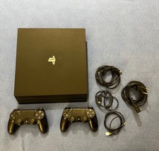 Sony PlayStation 4 Pro 1TB (Nero) + 2 Joystick Sony DualShock 4