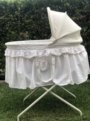 Vintage Style Baby Bassinet Excellent Condition Cots Bedding