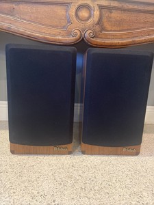 mcintosh bookshelf speakers