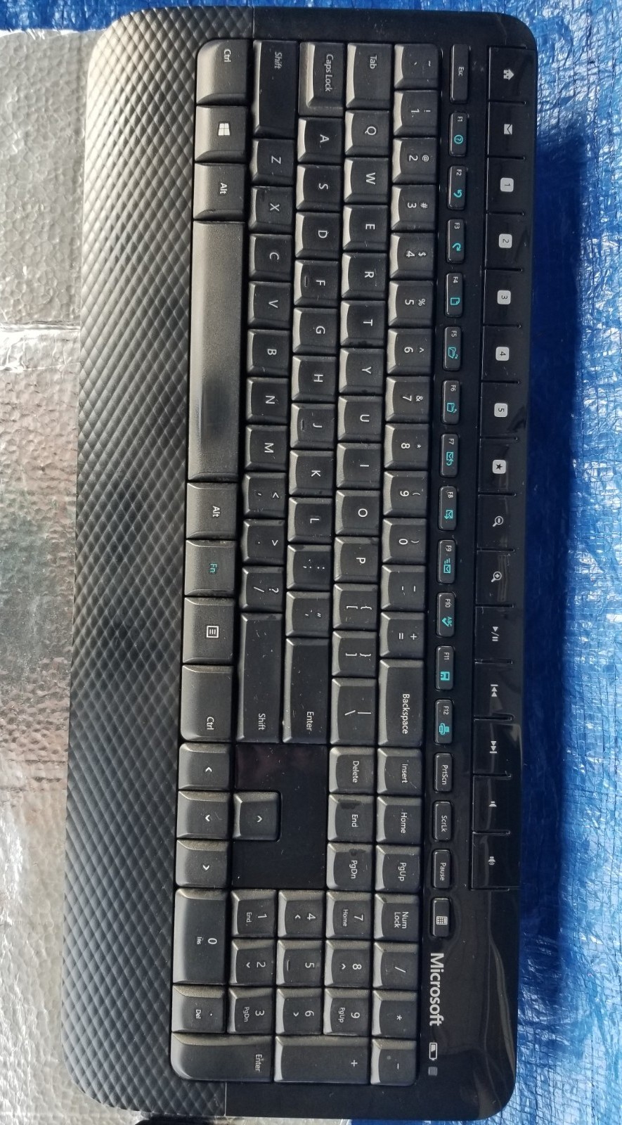 Microsoft 2000 E6K-00001 Wireless Keyboard