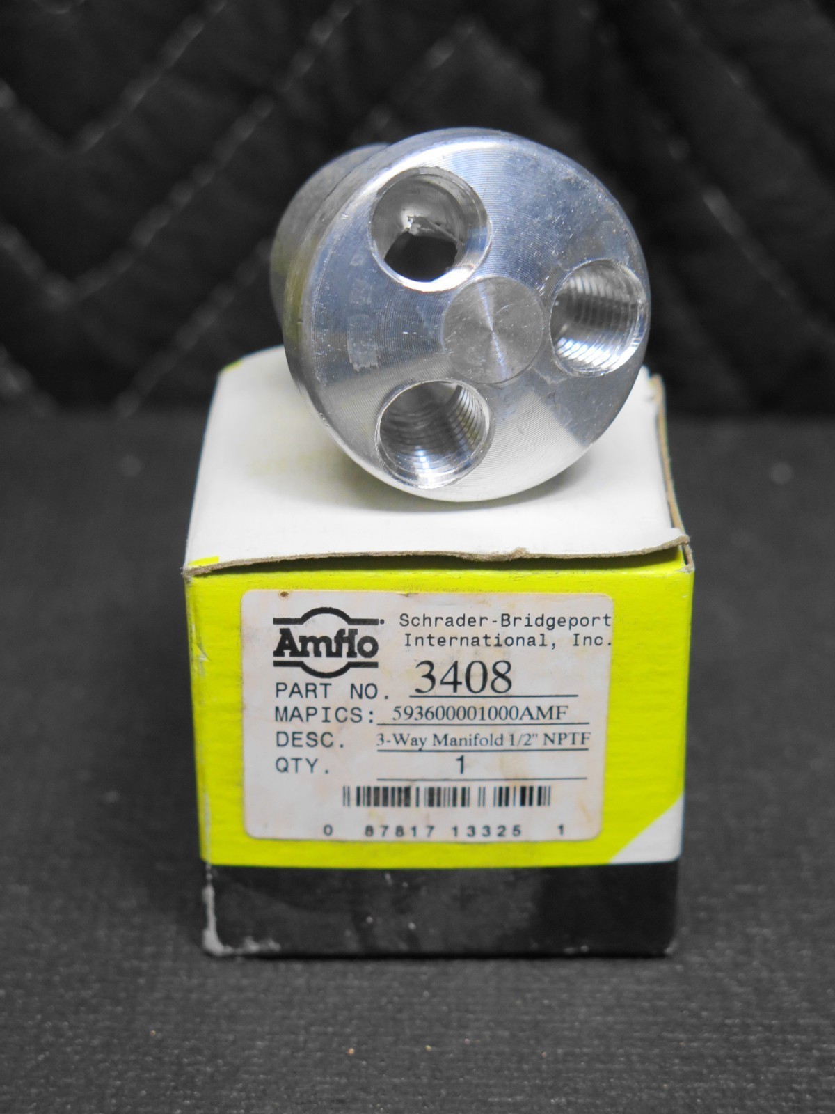 Amflo 3408 3 Way Manifold - 1/2 NPTF output x 3/4" input