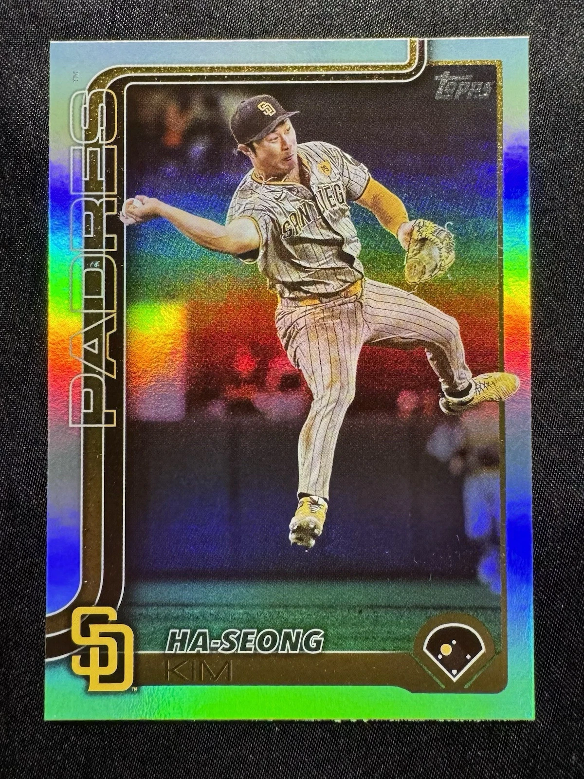 2025 Topps Series 1 Ha-Seong Kim RAINBOW FOIL #175 San Diego Padres
