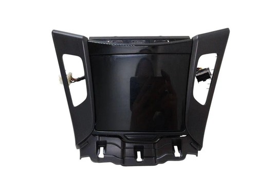 Front trunk storage compartment