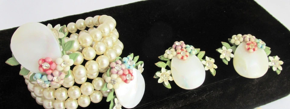 VTG Miriam Haskell (unsigned) Pastel Flowers Faux Pearl Cuff Bracelet Earring  - Image 2 of 4