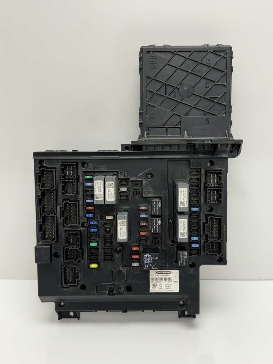 Freightliner Cascadia SAM Fusebox Panel Cab Control Module