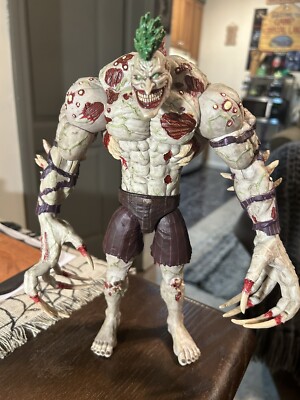 DC COLLECTIBLES BATMAN ARKHAM ASYLUM DELUXE TITAN