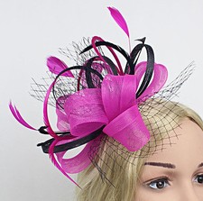 FUSCHIA PINK  BLACK SINAMAY FASCINATOR WITH VEILING  MATCHING FEATHERS RACES