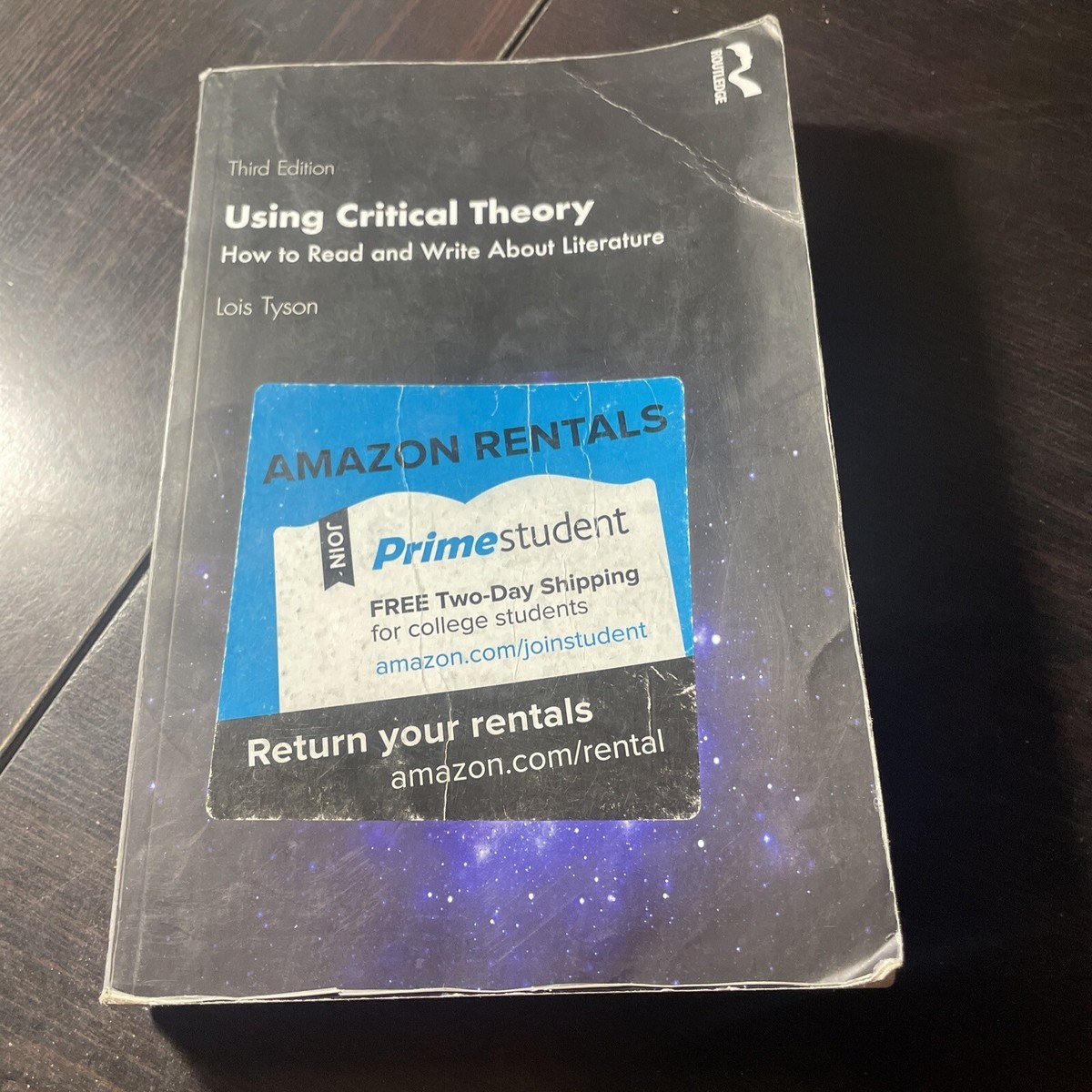 Using Critical Theory [ペーパーバック] Tyson，Lois Using Critical Theory: How to Read and Write About