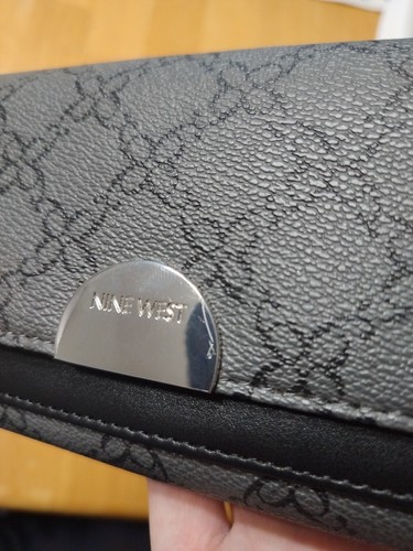 Portafoglio donna Nine West nero con carta di credito e cerniera - Foto 7 di 7