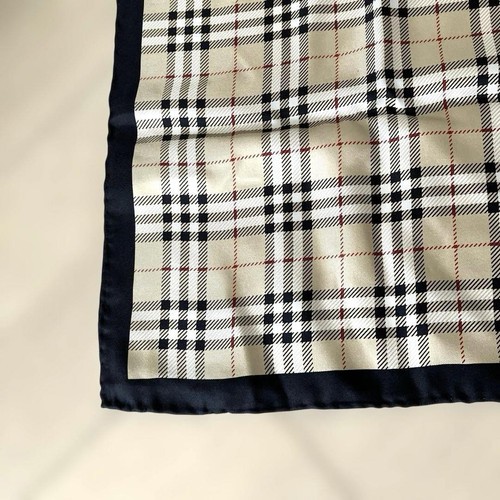 Sciarpa Burberry London inutilizzata seta 100% quadri beige nera 58x58 cm - Foto 3 di 4
