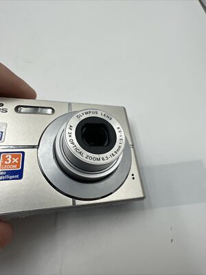 OLYMPUS FE-3000 SILVER DIGITAL CAMERA WITH 1 BATTERY OLYMPUS FE-3000 SILVER DIGITAL CAMERA WITH 1 BATTERY