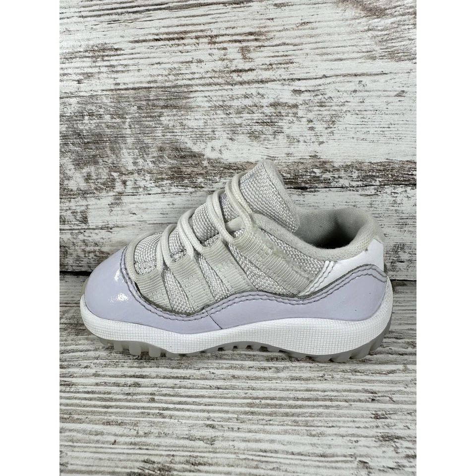 Zapatillas Nike Air Jordan 11 Retro bajas 'violeta puro' para niños pequeños talla 5C Foto 3 de 4