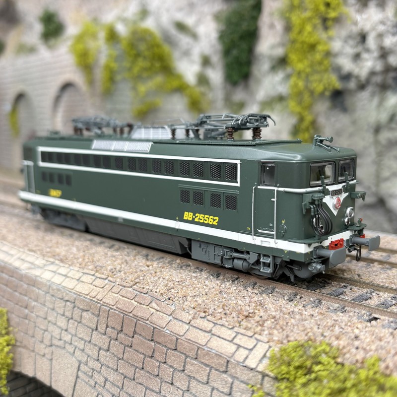 Locomotive BB 25562 SNCF R37 pour remplacer vos anciennes motrices HO